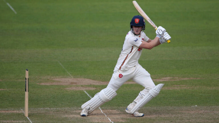 Jamie Porter’s Maiden Fifty Sparks Essex Fightback Against Leicestershire
