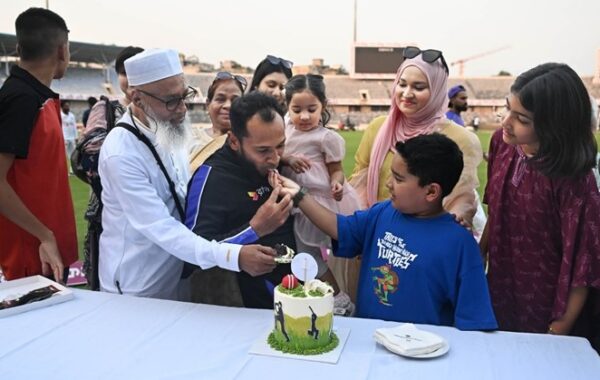 mushfiqur celebrating birthday at field 09 05 2026