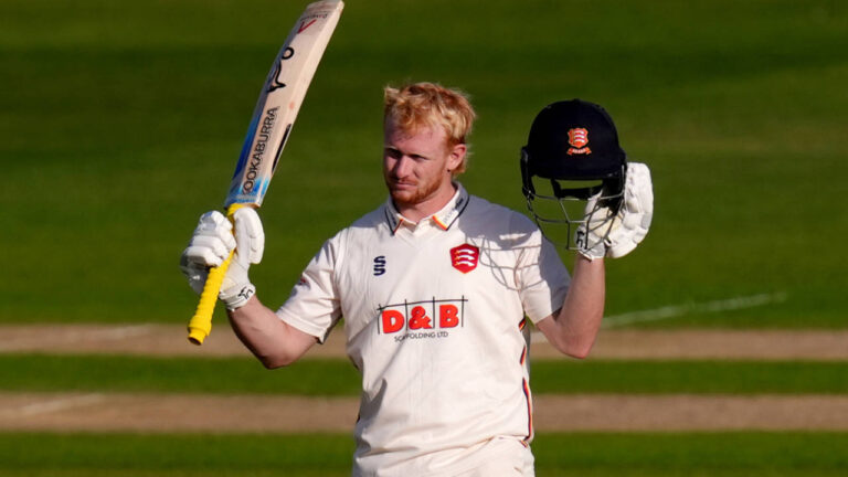 Jordan Cox celebrates Test call-up with unbeaten 184 as Essex Dominate Day 1