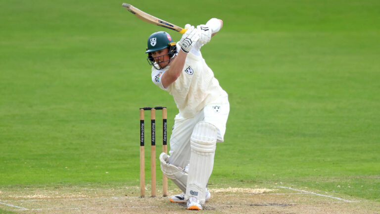 Hose, D’Oliveira show required grit in Worcestershire response on Day Two